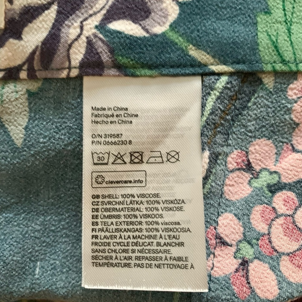H&M GB&J BAKER - FLORAL PANTS - size s/4 Selling because size doesnt fit me - Picture 4 of 4